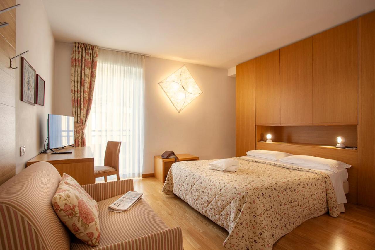 Hotel Romanda Levico Terme Eksteriør billede